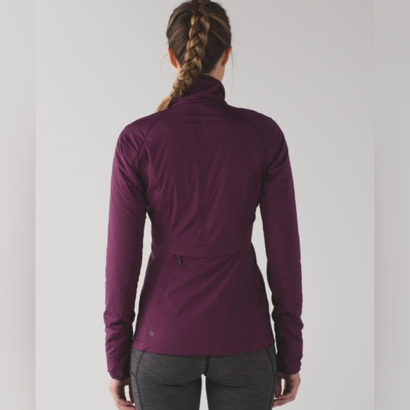 Lululemon Run For Cold Jacket Primaloft Reflective Plum Size 6 Pre-owned - Picture 9 of 13